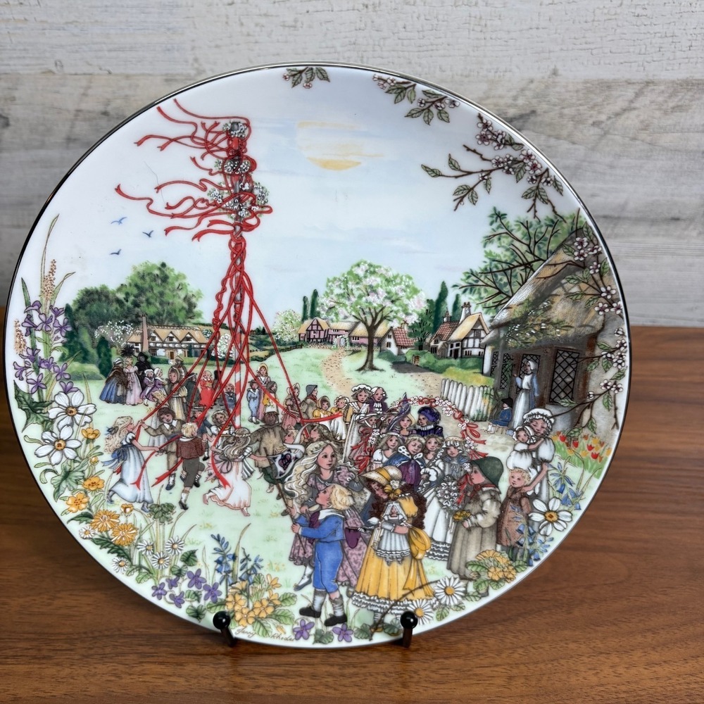 Wedgwood‎ English Bone China Feasts and Festivals Maypole Dance 9"